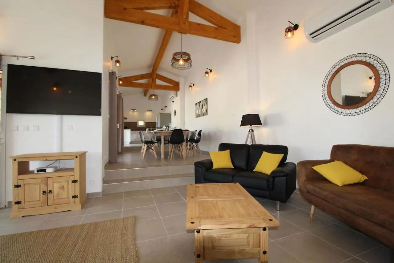 Grand Gite Louise Ruoms 0*,  France
